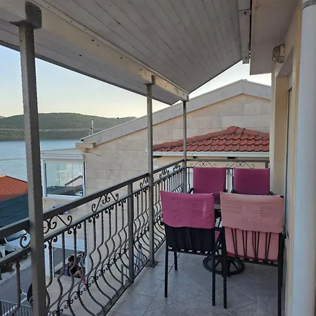 Lamia * Neum