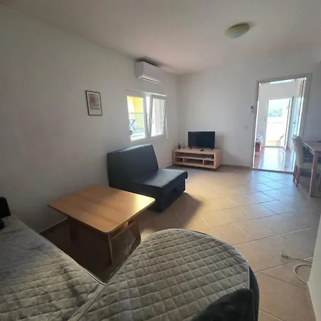 Apartamento Lamia Neum