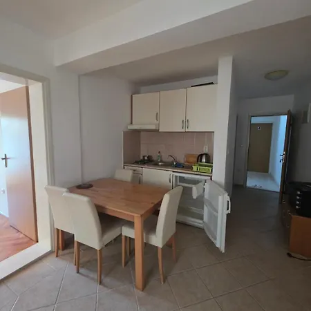 Apartamento Lamia Neum